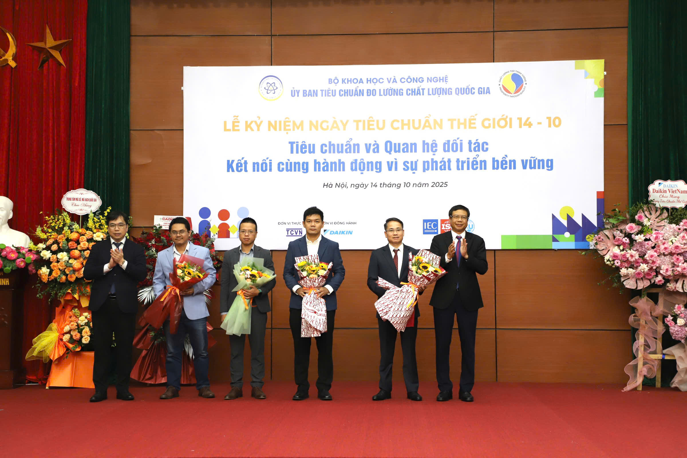 TIÊU CHUẨN VÀ QUAN HỆ ĐỐI TÁC KẾT NỐI CÙNG HÀNH ĐỘNG VÌ SỰ PHÁT TRIỂN BỀN VỮNG