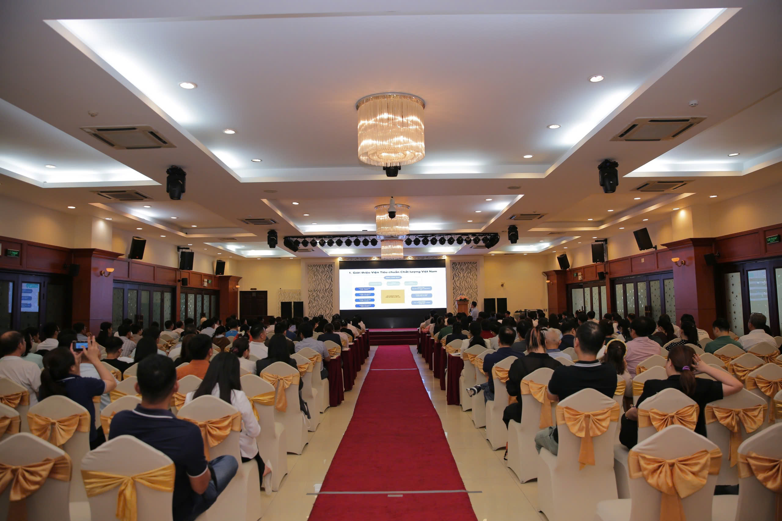 PHỔ BIẾN 09 TIÊU CHUẨN QUỐC GIA – BƯỚC TIẾN LỚN CHO THỊ TRƯỜNG ĐỒ TRANG SỨC VIỆT NAM